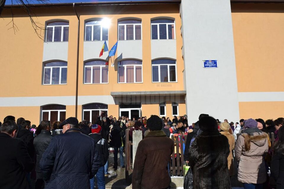 Peste 300 de elevi din Vatra Dornei vor învăță în una dintre cele mai moderne școli din județ
