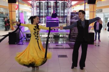 Demonstrații de dans susținute de Bucovina Dance Studio