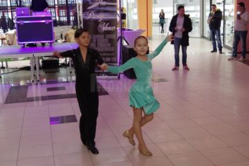 Demonstrații de dans susținute de Bucovina Dance Studio