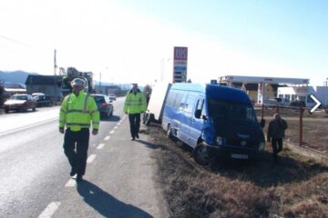 O autoutilitară înmatriculată în Suceava a fost implicată într-un accident rutier care s-a petrecut ieri, în municipiul Bistrița. Foto: bistriteanul.ro