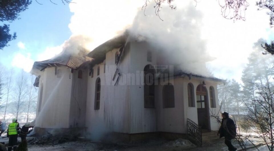 Incendiu de mari proporții la biserica din Poiana Stampei Foto: bistriteanul.ro