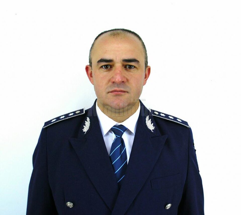 Comisarul-șef Vasile Remus Ceparu a fost împuternicit la comanda Poliției municipiului Fălticeni pe o perioadă de șase luni de zile Comisarul-șef Vasile Remus Ceparu a fost împuternicit la comanda Poliției municipiului Fălticeni pe o perioadă de șase luni de zile