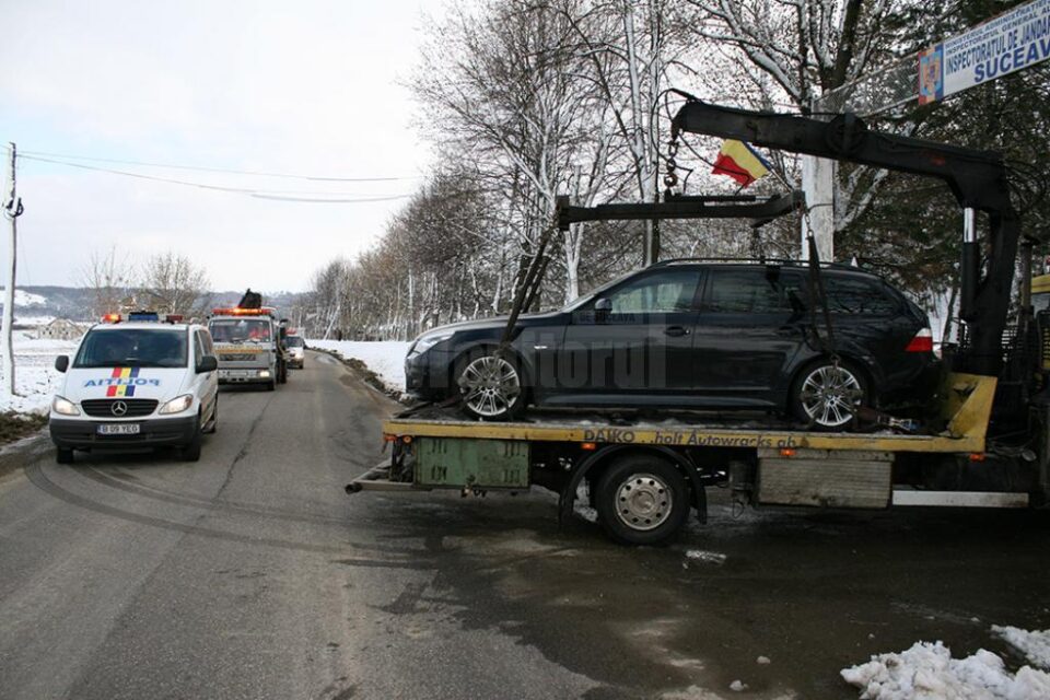 Mașinile ridicate de polițiști în urma perchezițiilor cu scandal