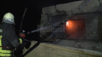 În locuința care a ars stăteau cuscrii primarului din Milișăuți, Mircea Laurus, și fiica edilului, împreună cu doi copii minori