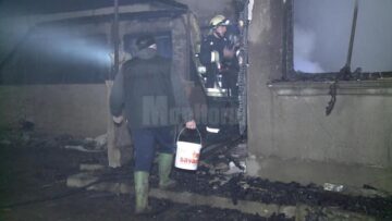În locuința care a ars stăteau cuscrii primarului din Milișăuți, Mircea Laurus, și fiica edilului, împreună cu doi copii minori