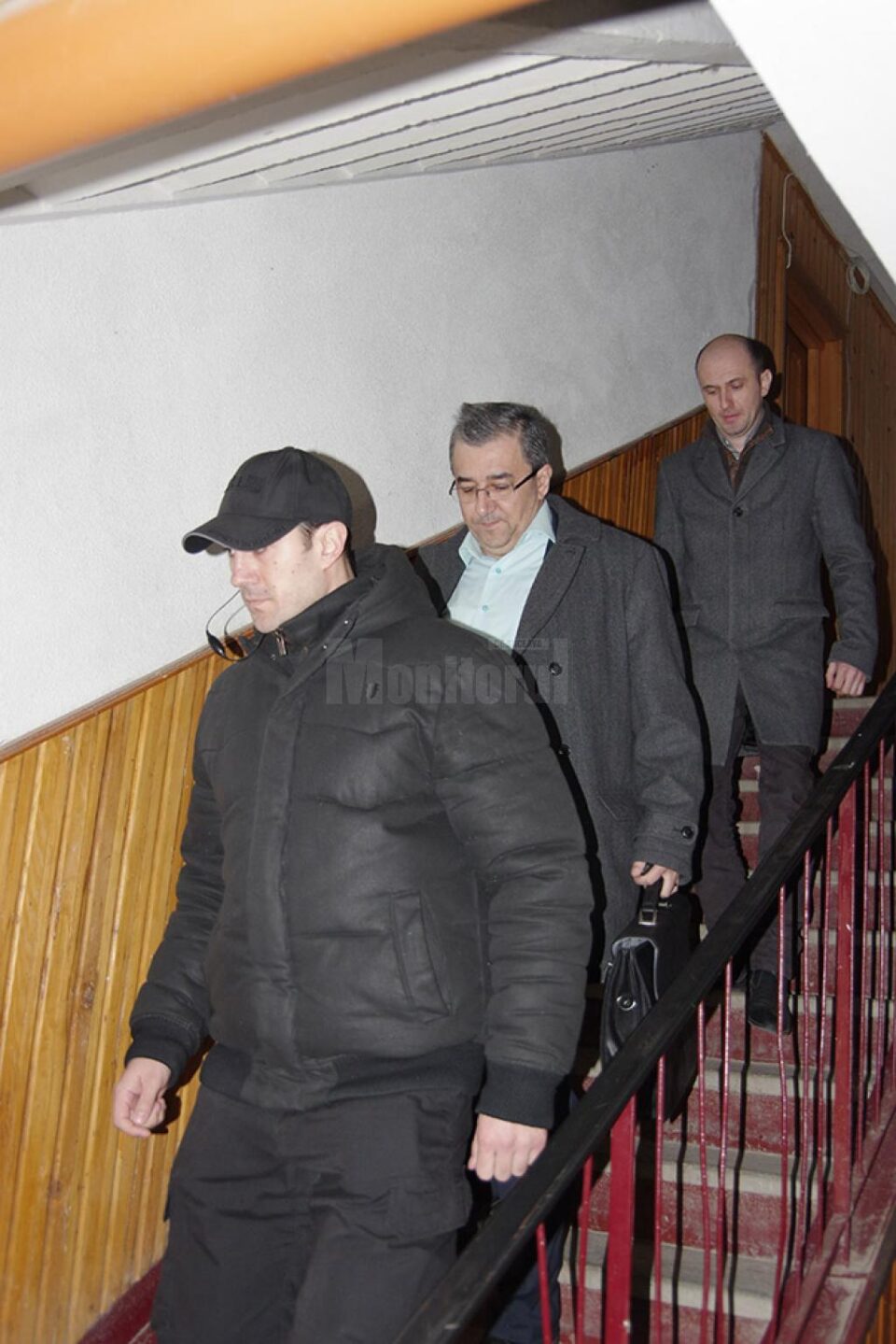 Prefectul Florin Sinescu a fost reținut pentru 24 de ore