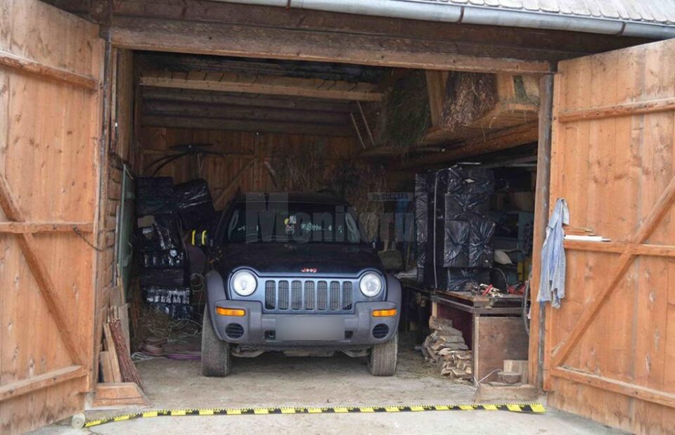 Țigările au fost preluate de la frontieră și apoi transportate cu ajutorul autoturismului de teren la imobilul din Straja