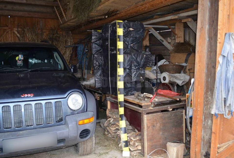 Depozit de țigări de contrabandă, de 40.000 de euro, descoperit la Straja