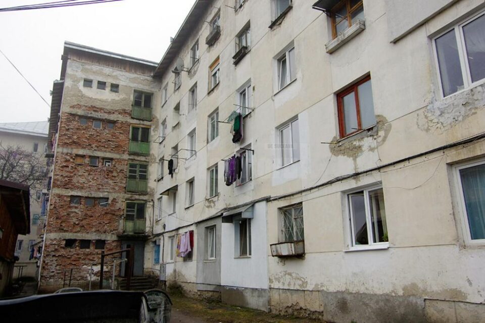 ”Blocul groazei” din Suceava