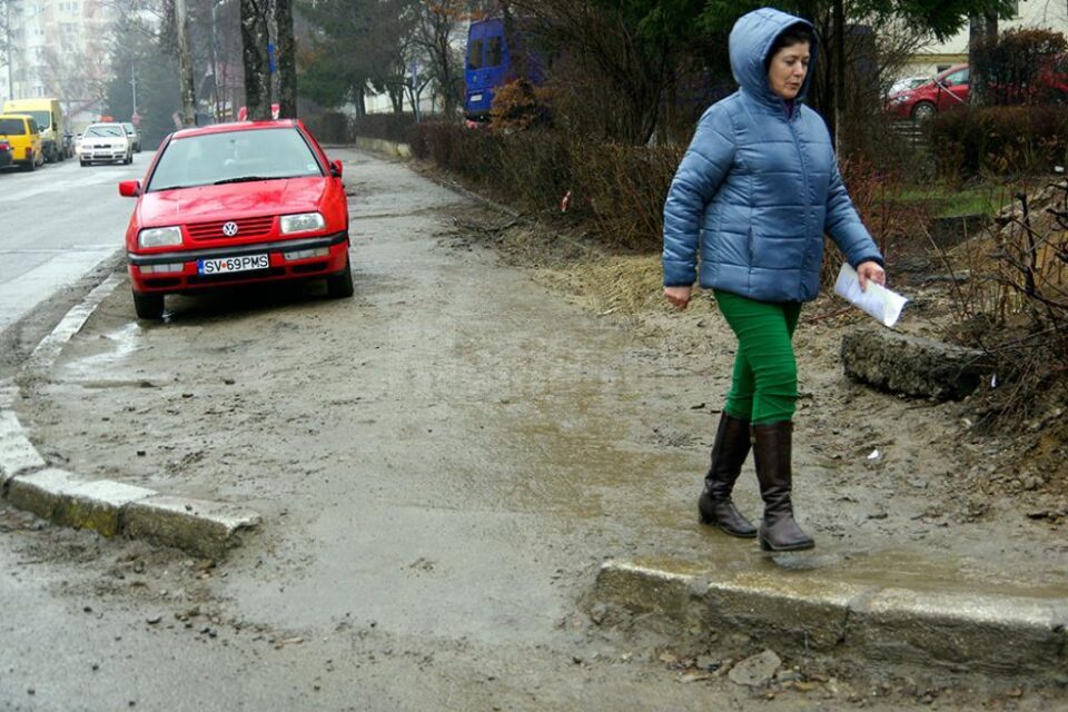 Strada Mărășești, plină de nămol