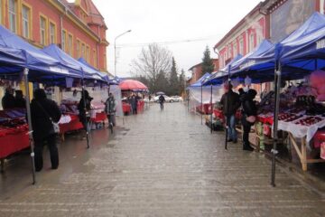 Zona pietonală din centrul Rădăuțiului