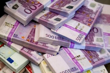 Locuitorii județului Suceava care s-au împrumutat la bănci au început anul 2015 cu restanțe de aproape 83 de milioane de euro