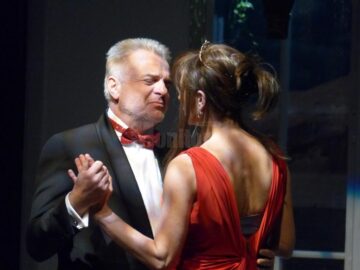 Radu Beligan și Maia Morgenstern, aplaudați la scenă deschisă de suceveni