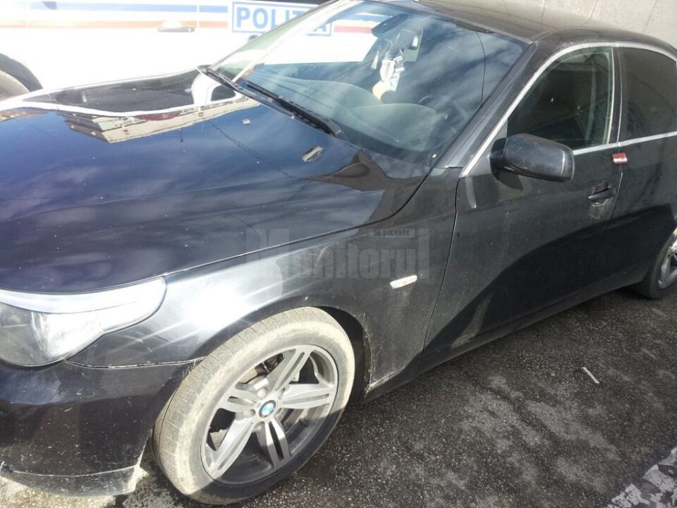 Mașina confiscată de polițiști Mașina confiscată de polițiști