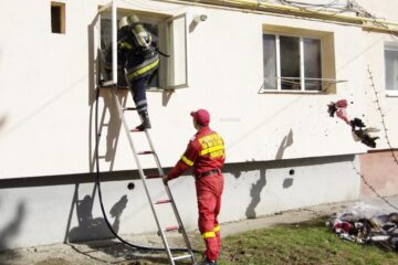 Incendiu la un bloc din Burdujeni