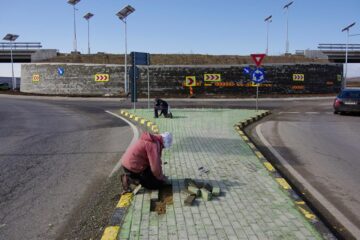 Un muncitor: “Le mai așezăm că a înghețat pe dedesubt astă iarnă, a fost viscol...”
