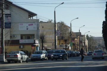 Modernizarea străzii Universității, complicată din cauza proprietăților până în trotuar