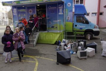 Caravana ECOTIC a ajuns la Școala Gimnazială Nr. 4 Suceava