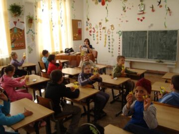 Copiii nevoiași din Vicovu de Sus îi scriu săptămânal lui Dumnezeu