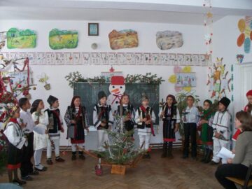 Copiii nevoiași din Vicovu de Sus îi scriu săptămânal lui Dumnezeu