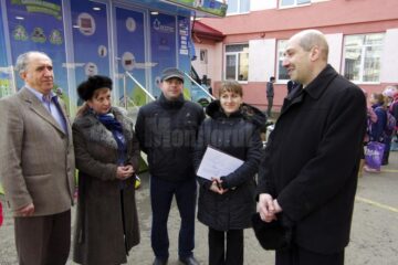 Echipa care se ocupă de proiectul ecologic la Școala Gimnazială Nr. 4 Suceava