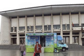 Caravana ECOTIC rămâne pe esplanada Casei de Cultura până duminica seara