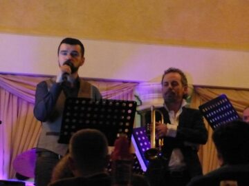 Un buchet de melodii pentru sucevence, oferit de artiștii Mirel Manea, Vlad Miriță și Bogdan Vlădău