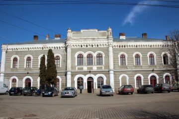 Industrializat de comuniști, zdrobit în capitalism, Verești revine pe harta economică