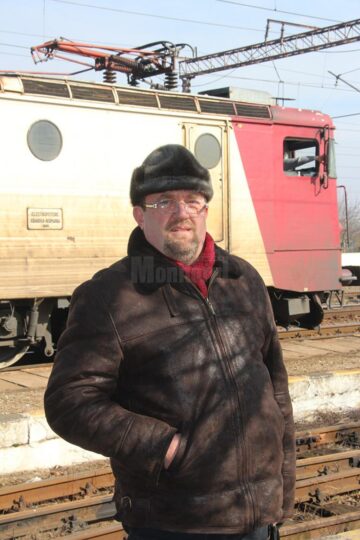 Vasile Drob, în gara de unde plecau sute de vaci în vagoane spre pășunile alpine