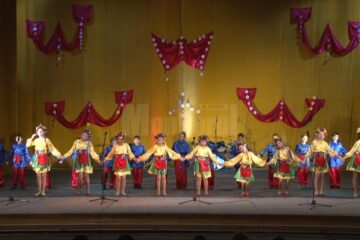 Vreme de aproape două ore, elevii au etalat o suită de momente reunite sub genericul „Fantezie de primăvară”