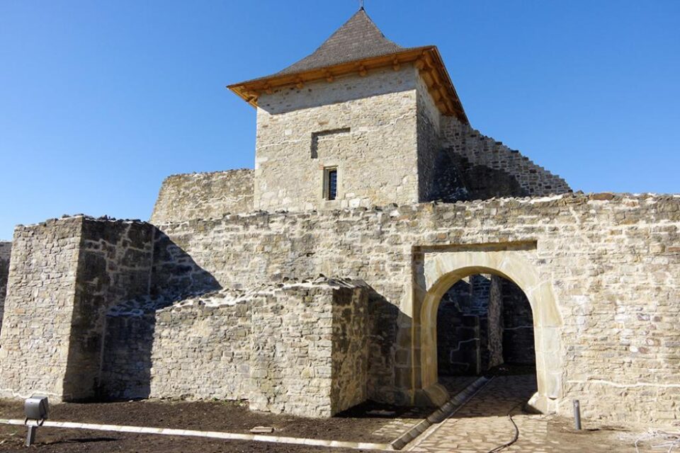 Căsătorii civile oficiate, la cerere, în Cetatea de Scaun a Sucevei