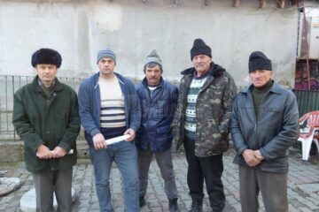 O parte dintre crescătorii de oi care contestă modul în care s-au cheltuit banii în contul subvenției încasate de asociație în perioada 2011-2014