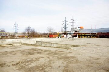 Ambro continuă demolările, pregătind terenul pentru un nou centru comercial
