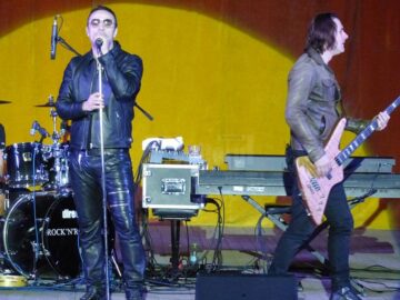 „Forever Love”, un concert pe stilul fanilor trupei Direcția 5, la Suceava