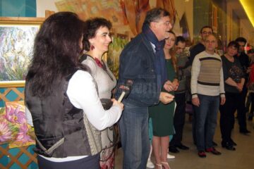 Expoziția „Misterul diafan al culorii” semnată de artista Cristina Hreamătă-Macoveiciuc, la Iulius Mall