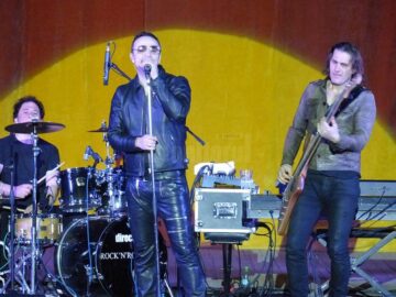 „Forever Love”, un concert pe stilul fanilor trupei Direcția 5, la Suceava