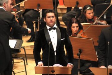 Tenorul sucevean Teodor Ilincăi va concerta pe scena Auditoriumului „Joseph Schmidt” a Universității din Suceava