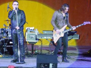 „Forever Love”, un concert pe stilul fanilor trupei Direcția 5, la Suceava