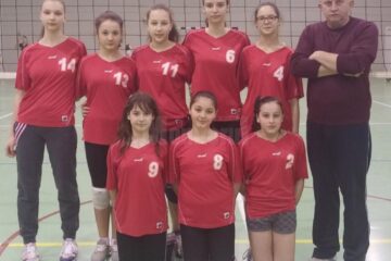 Echipa de volei fete a Școlii Gimnaziale „Miron Costin” este una dintre cele mai performanțe la nivel județean