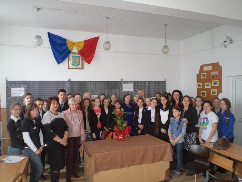 Scriitoarea Luminița Aldea a promovat lectura la Școala Gimnazială Salcea