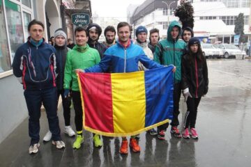 În ciuda ploii care a căzut ieri, Ioan-Alexandru Strugariu a plecat din Rădăuți într-un ultramaraton care se va încheia la Iași