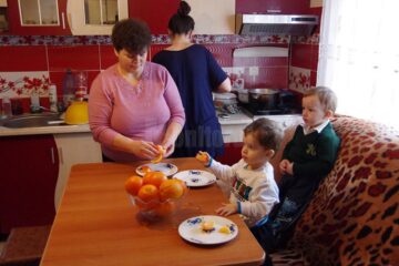 „Părinți de profesie” pentru 24 de copii abandonați