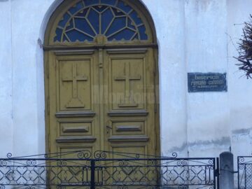 Două biserici construite în Arbore de etnicii germani, la începutul secolului XX, lăsate în paragină