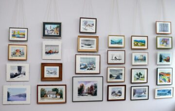 “Acuarelă și decoart”, a patra expoziție din acest an realizată de artistul plastic humorean Radu Bercea
