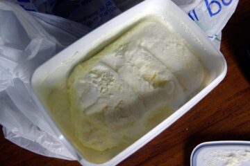 Înghețata era expirată din luna august 2014