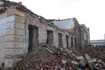 Orfelinatul Groazei se dărâmă