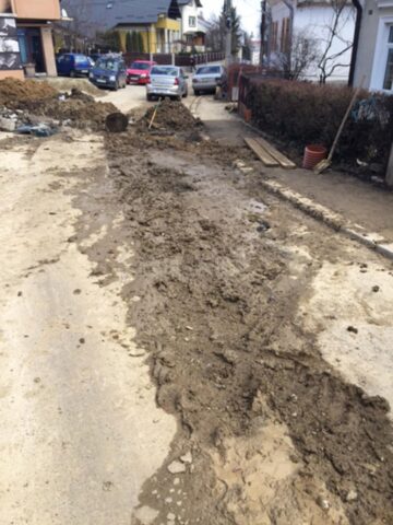 Mizeria lăsată în urmă după lucrările celor de la Pfeiffer