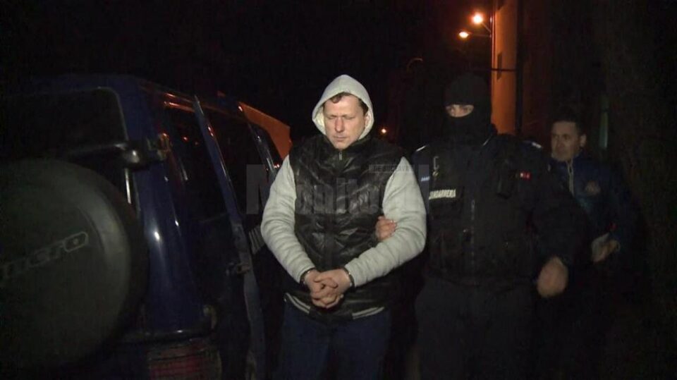 Pedofil prins în flagrant de jandarmi în timp ce abuza un copil