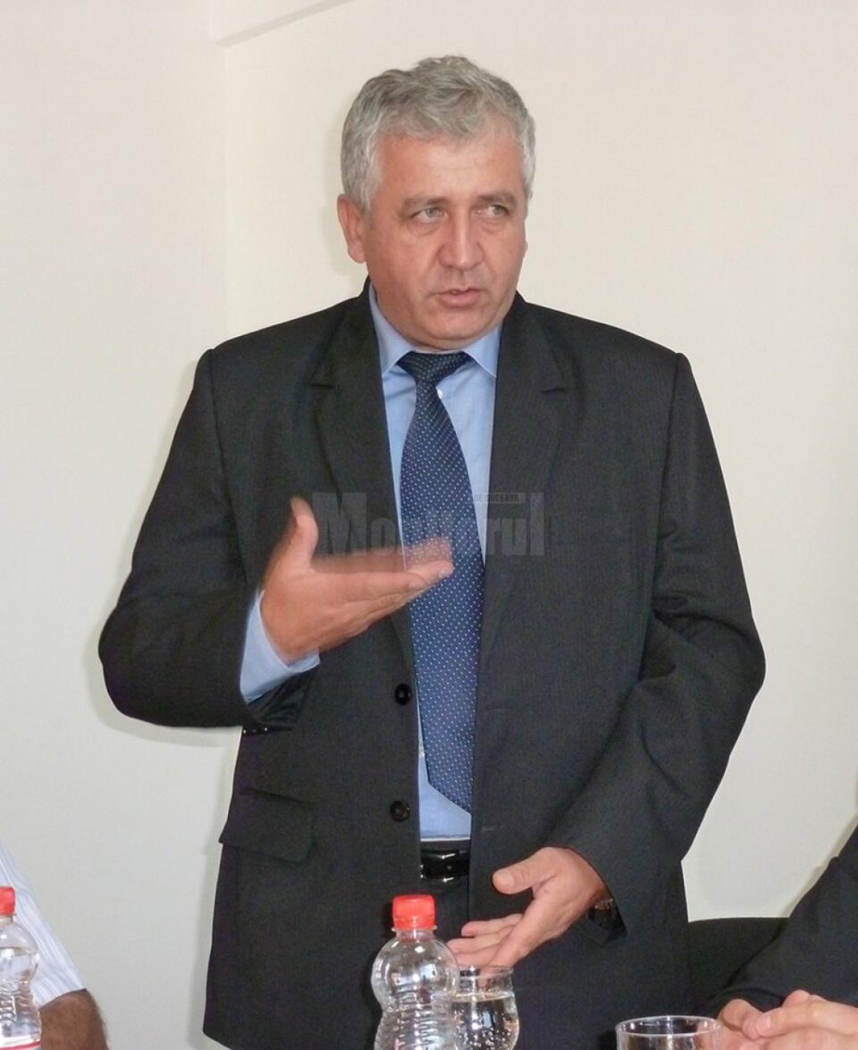 Constantin Harasim va fi subprefect al județului, funcție pe care a mai ocupat-o timp de aproape doi ani