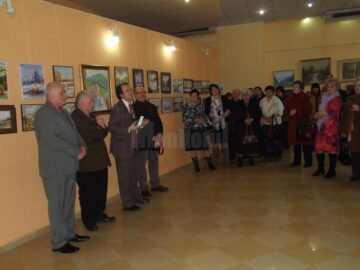 Lansări de carte și rondeluri cu dedicație